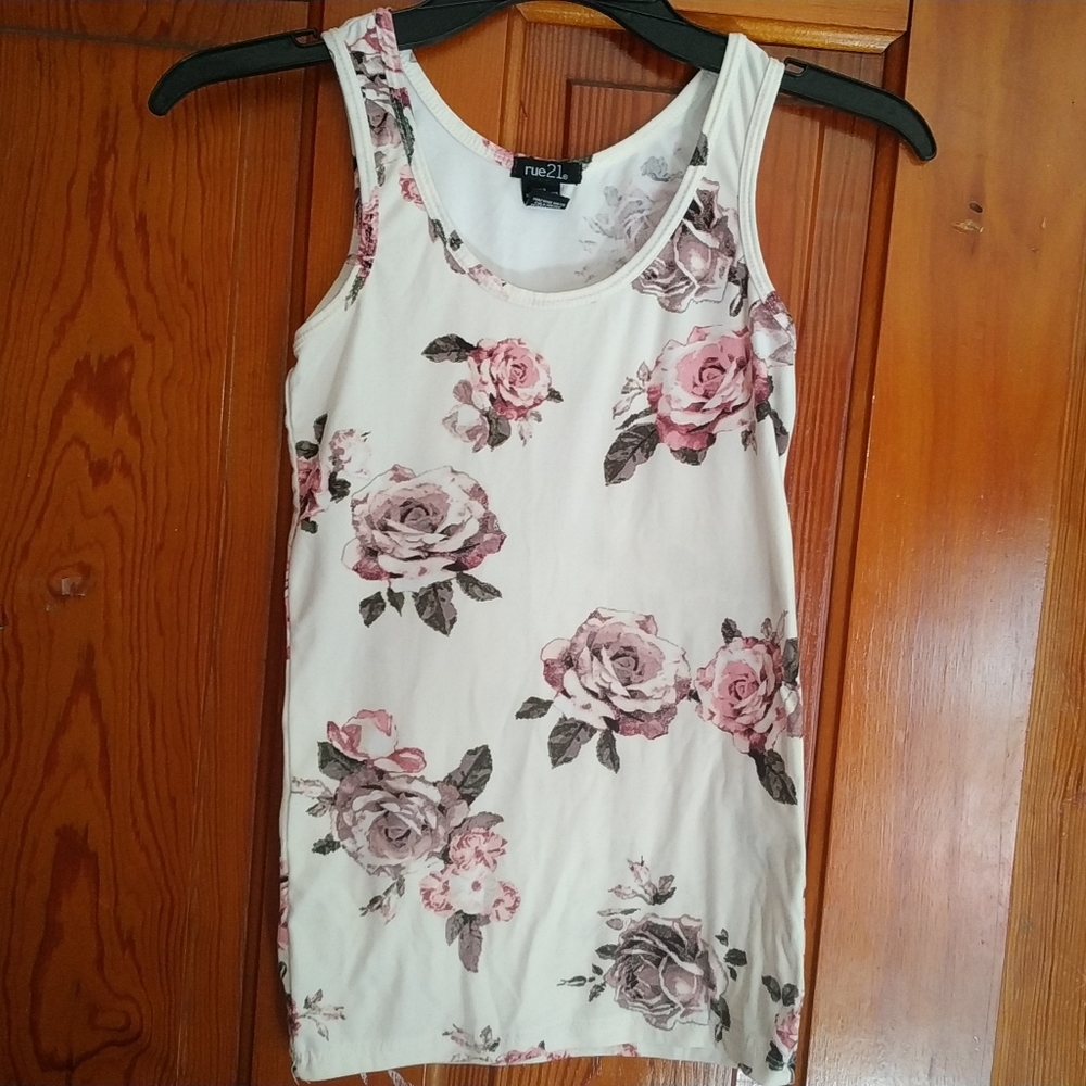 Rue21 women's floral tank top shirt
